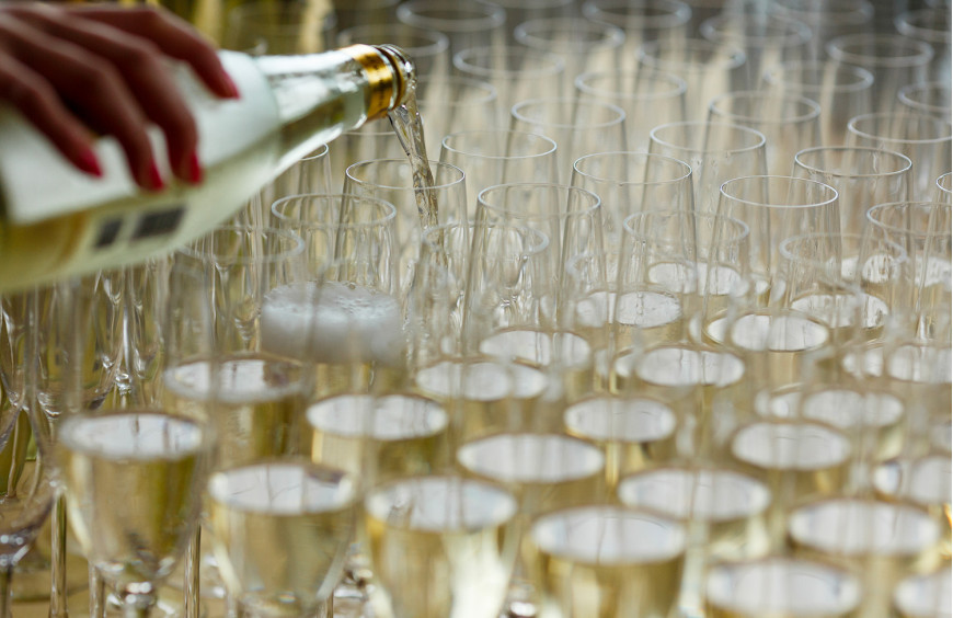 Flûte, Coupe ou Tulipe : Quel verre choisir pour sublimer votre champagne ?